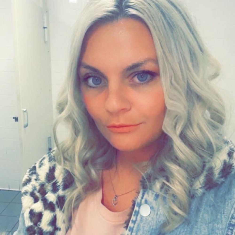 Meet your Posher, Crystal